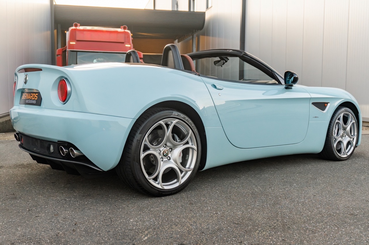 2013 Alfa Romeo 8C Spider, 19/20