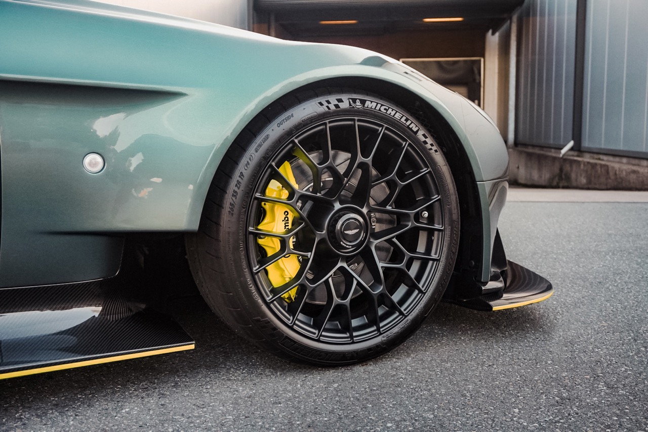 2017 Aston Martin Vantage AMR Pro, 15/20