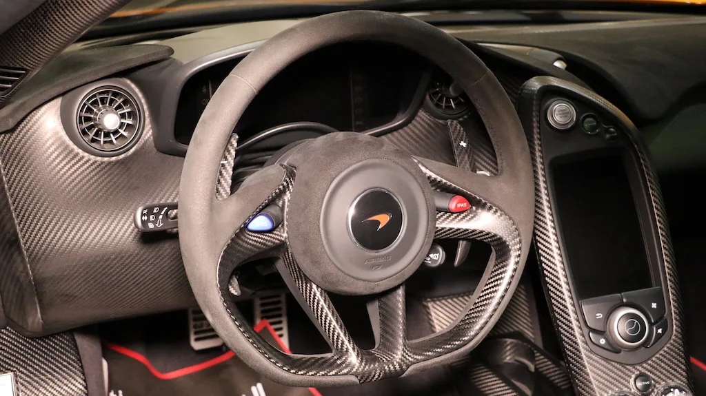 2014 McLaren P1 interior, steering wheel, Black