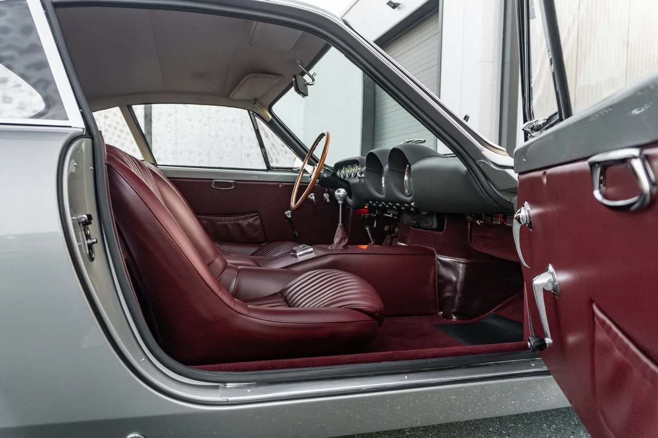 1962 Ferrari 250 GT Lusso interior, Saddle leather