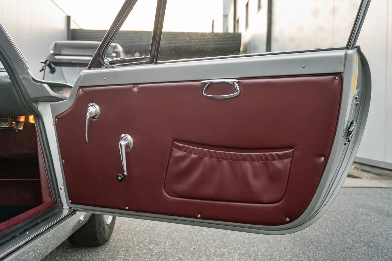 1962 Ferrari 250 GT Lusso interior, door panel, Saddle leather