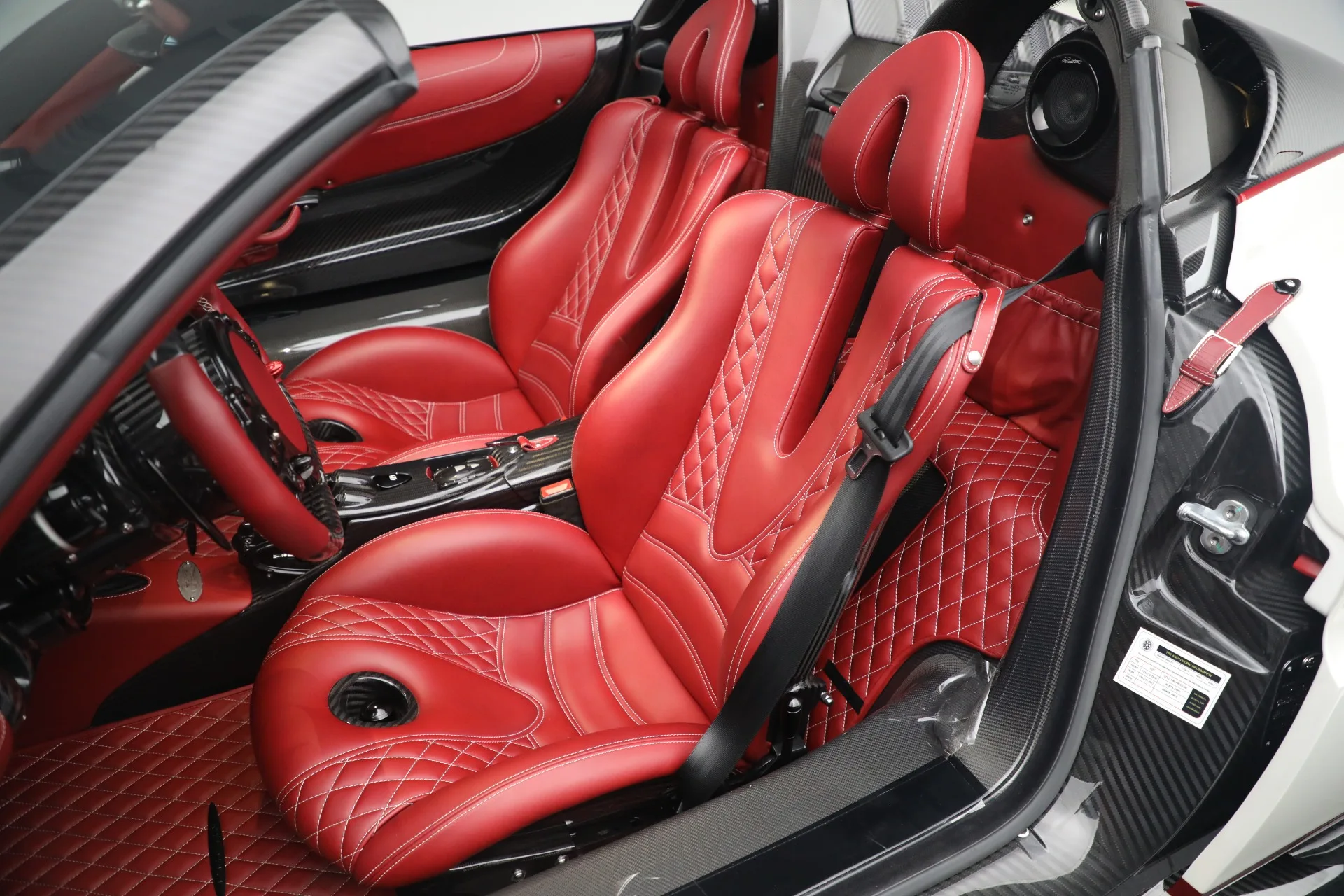2017 Pagani Huayra Roadster interior, seats, Rojo