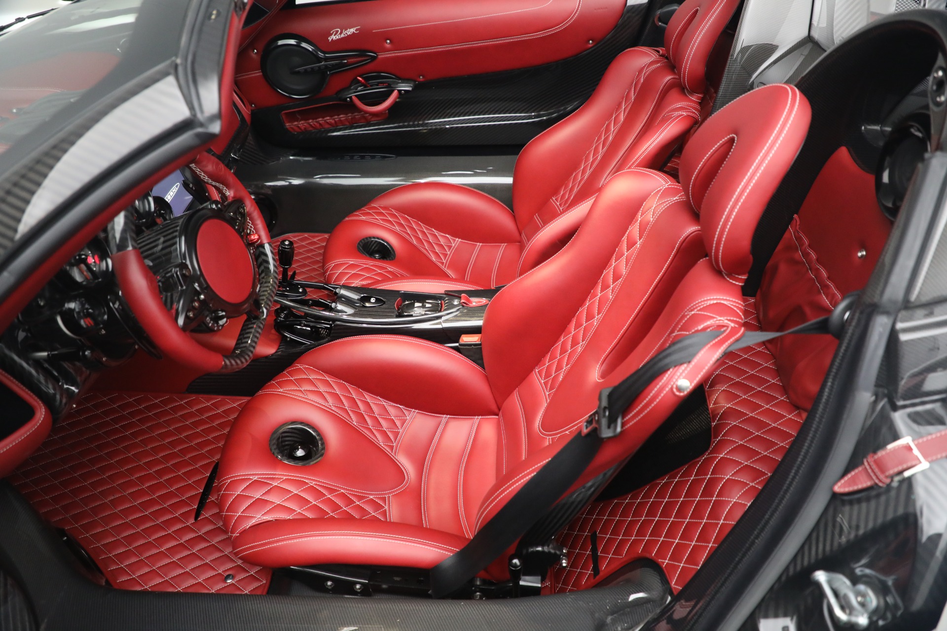 2017 Pagani Huayra Roadster, 19/32