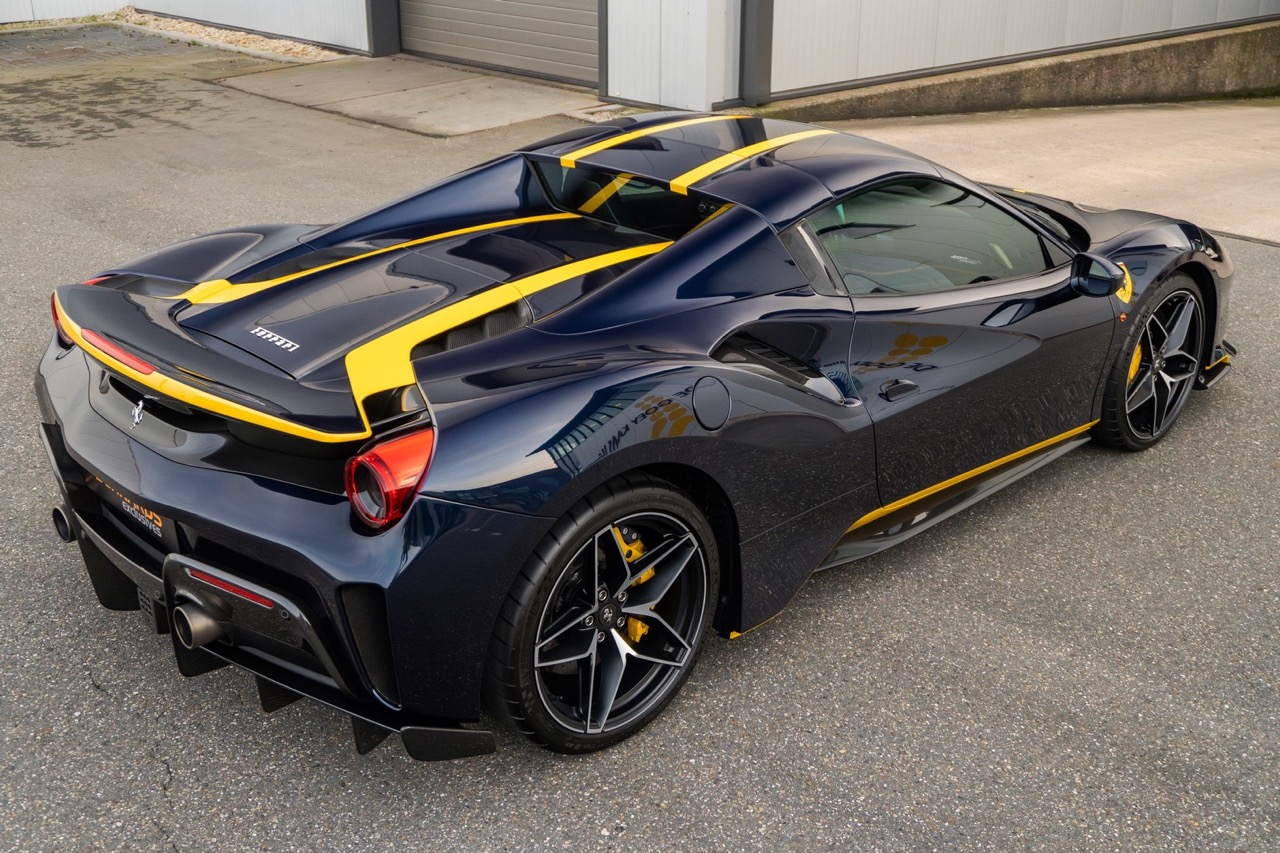 2020 Ferrari 488 Pista Spider, 17/19