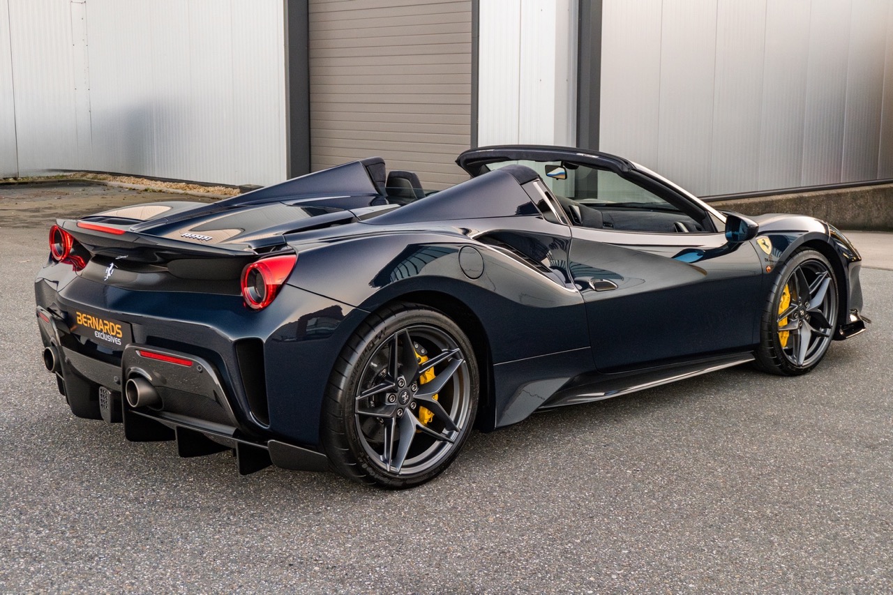 2020 Ferrari 488 Pista Spider, 17/20