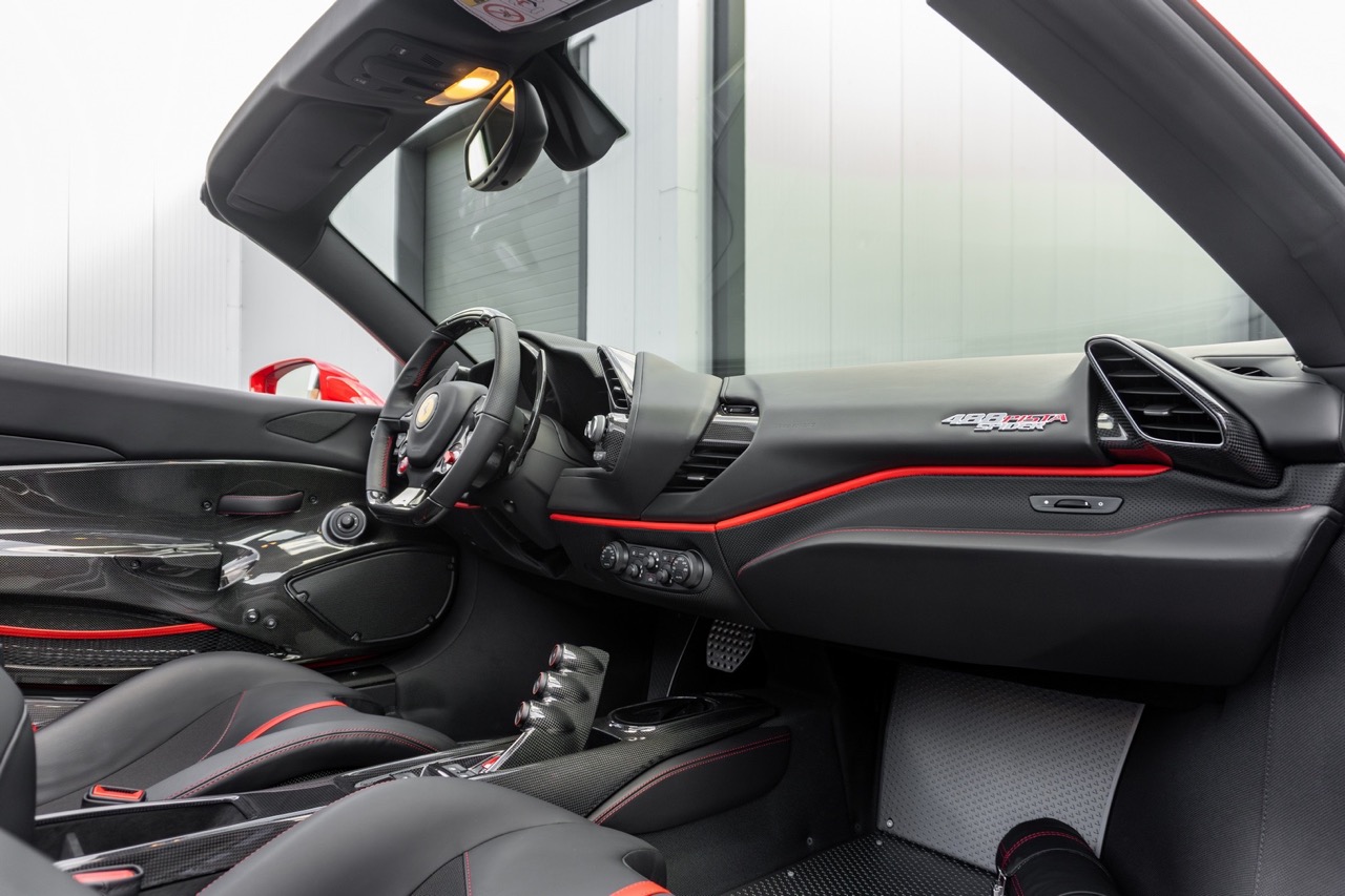 2020 Ferrari 488 Pista Spider, 4/19