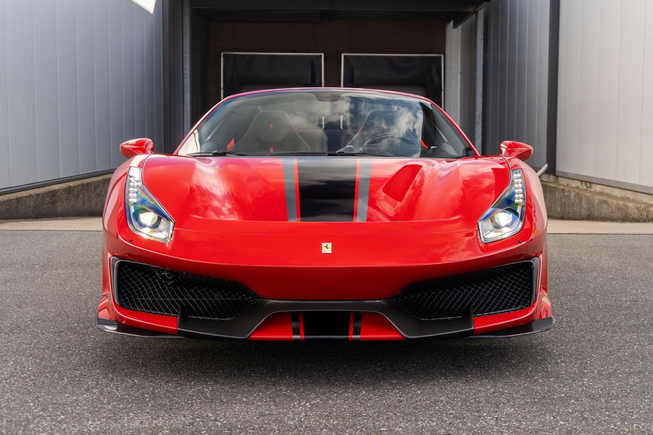 2020 Ferrari 488 Pista Spider, 18/19