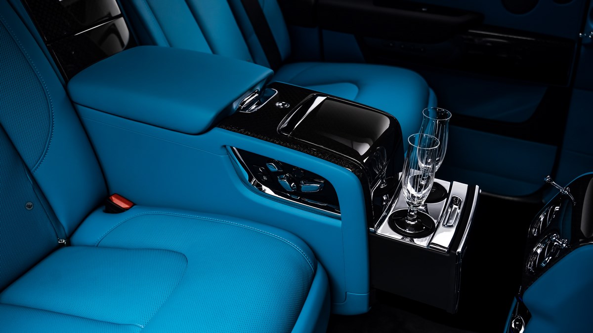 2024 Rolls-Royce Cullinan Black Badge, 4/19