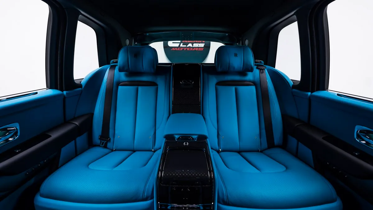 2024 Rolls-Royce Cullinan Black Badge interior, seats, Blue
