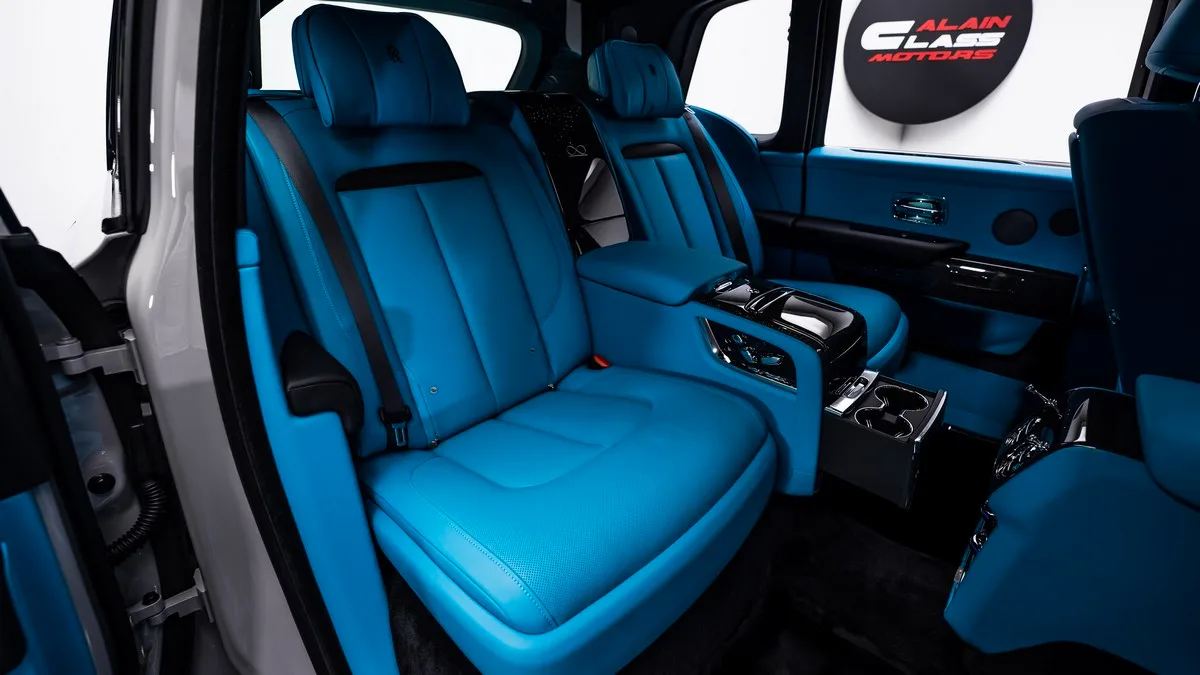 2024 Rolls-Royce Cullinan Black Badge interior, seats, Blue