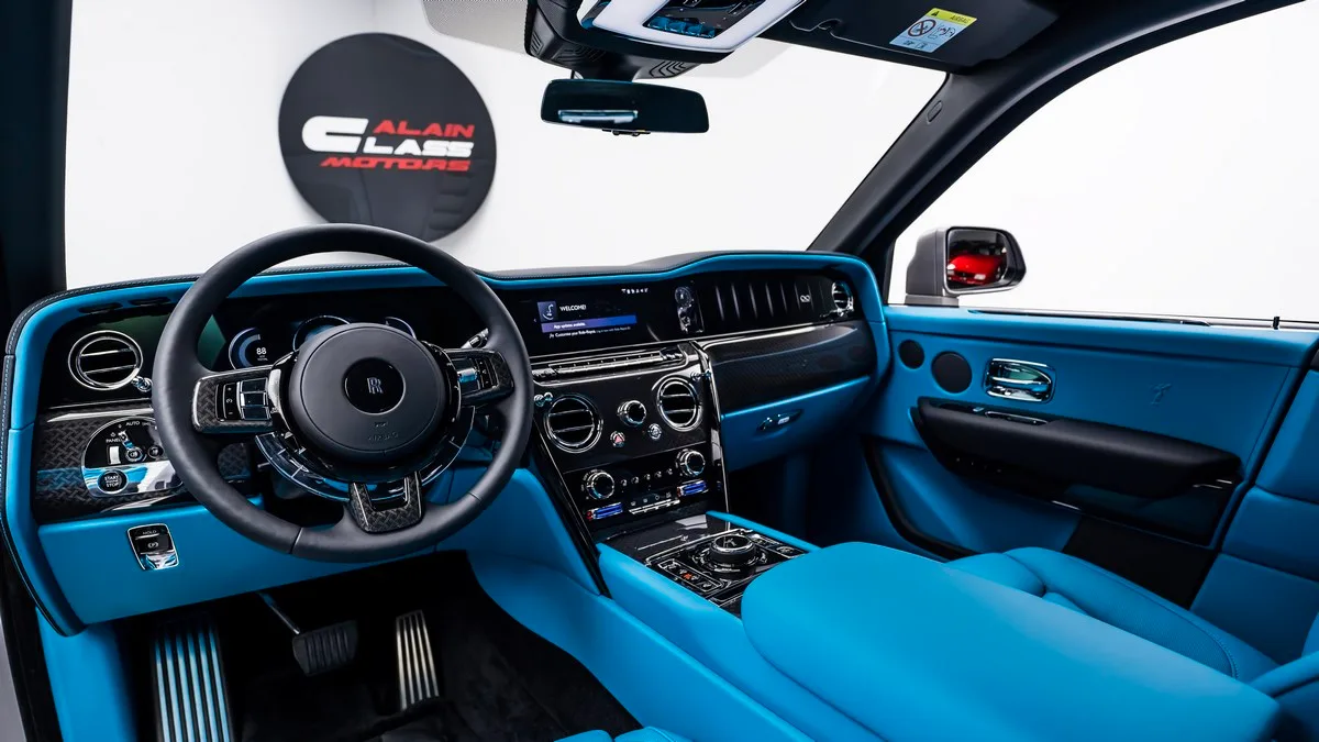 2024 Rolls-Royce Cullinan Black Badge interior, Blue