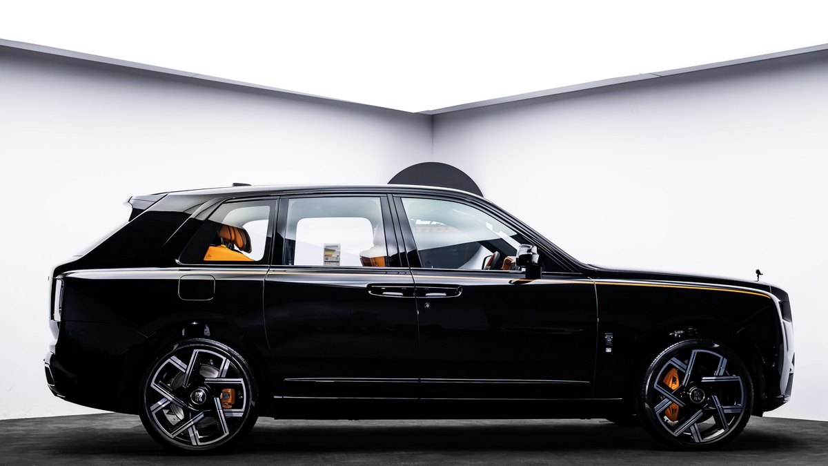 2024 Rolls-Royce Cullinan Black Badge, 5/16