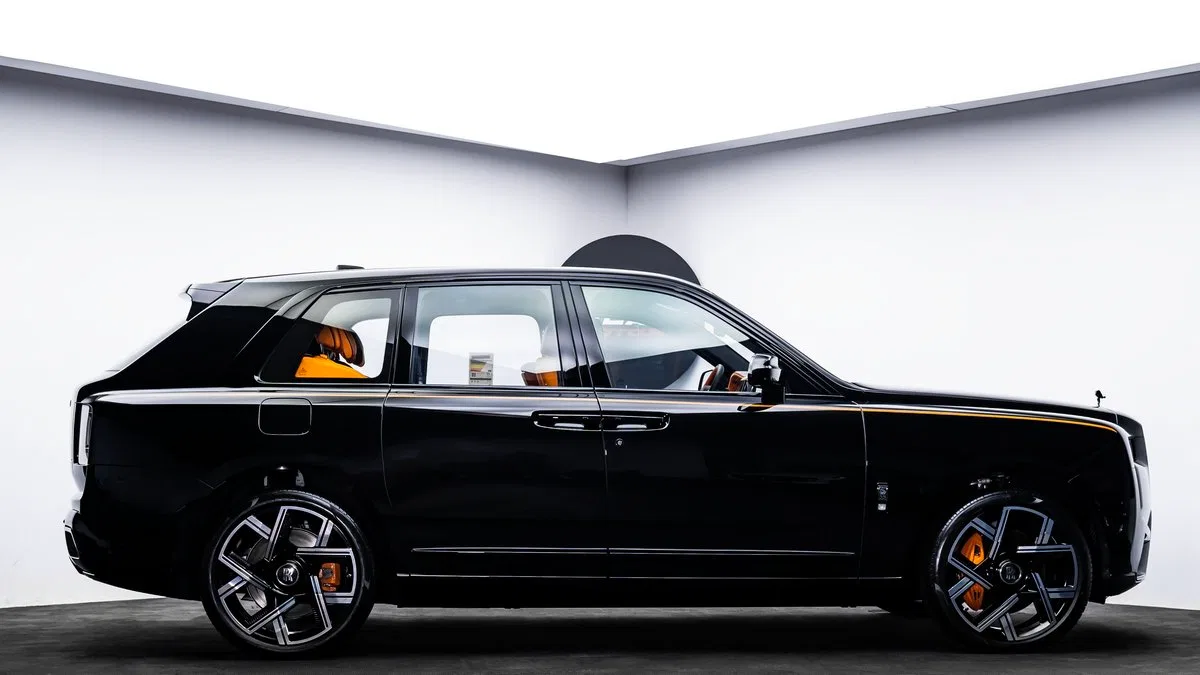 2024 Rolls-Royce Cullinan Black Badge for sale, exterior, Black Diamond