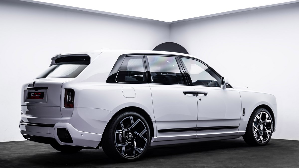2024 Rolls-Royce Cullinan Black Badge, 2/19