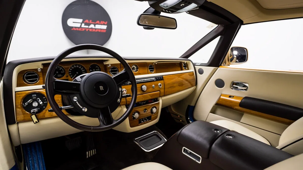 2016 Rolls-Royce Phantom Drophead interior, dashboard, Beige Brown