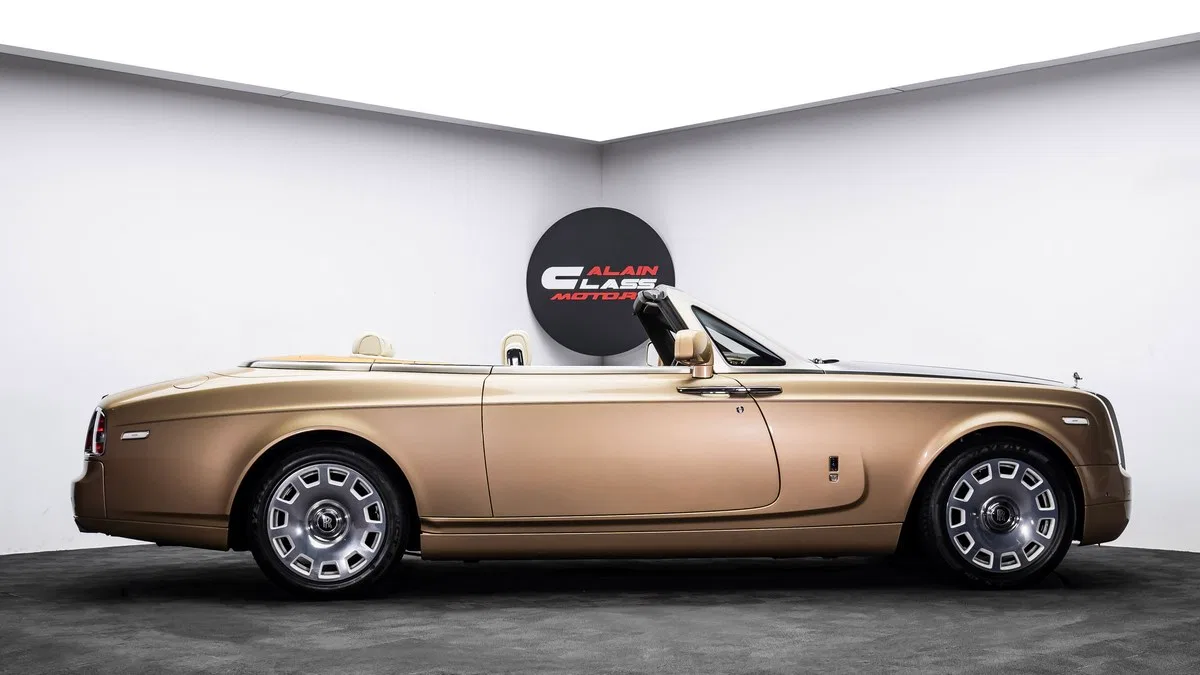 2016 Rolls-Royce Phantom Drophead, side profile, Gold Brown