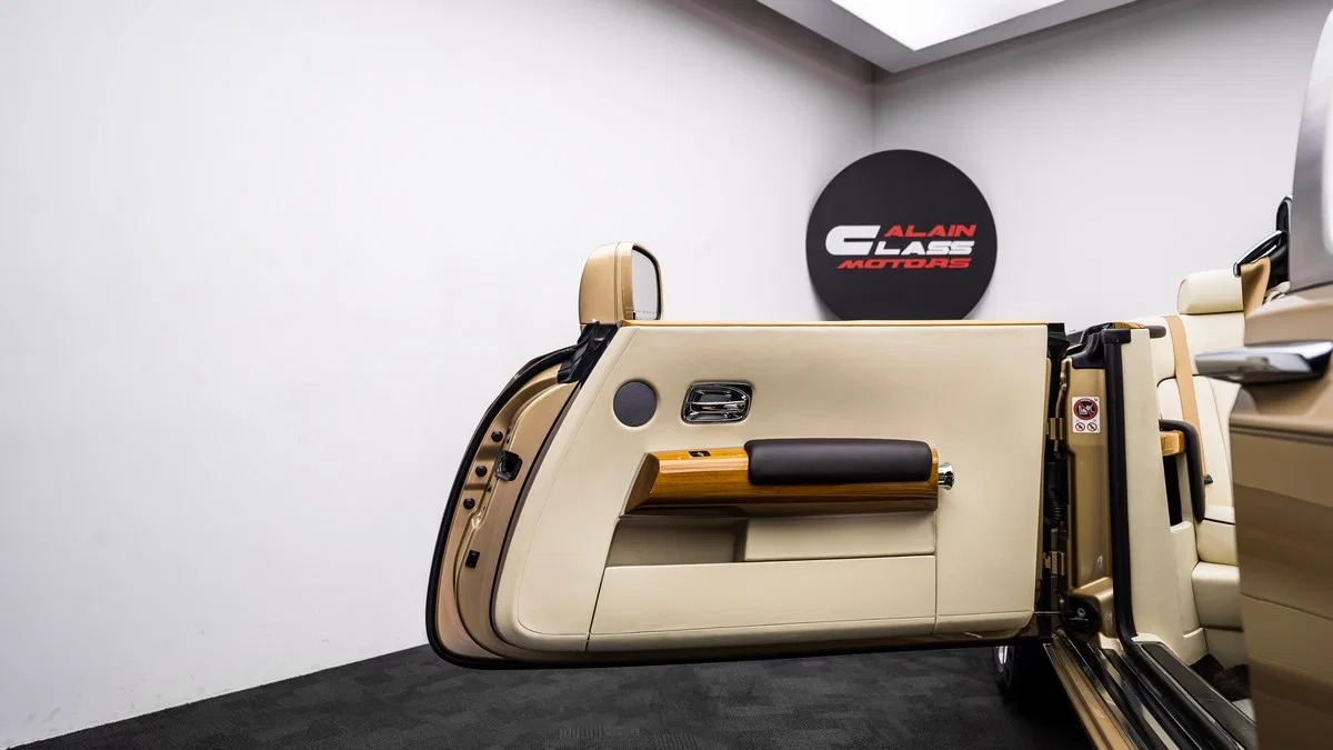 2016 Rolls-Royce Phantom Drophead interior, door panel, Beige Brown