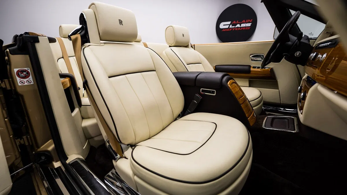 2016 Rolls-Royce Phantom Drophead interior, seats, Beige Brown