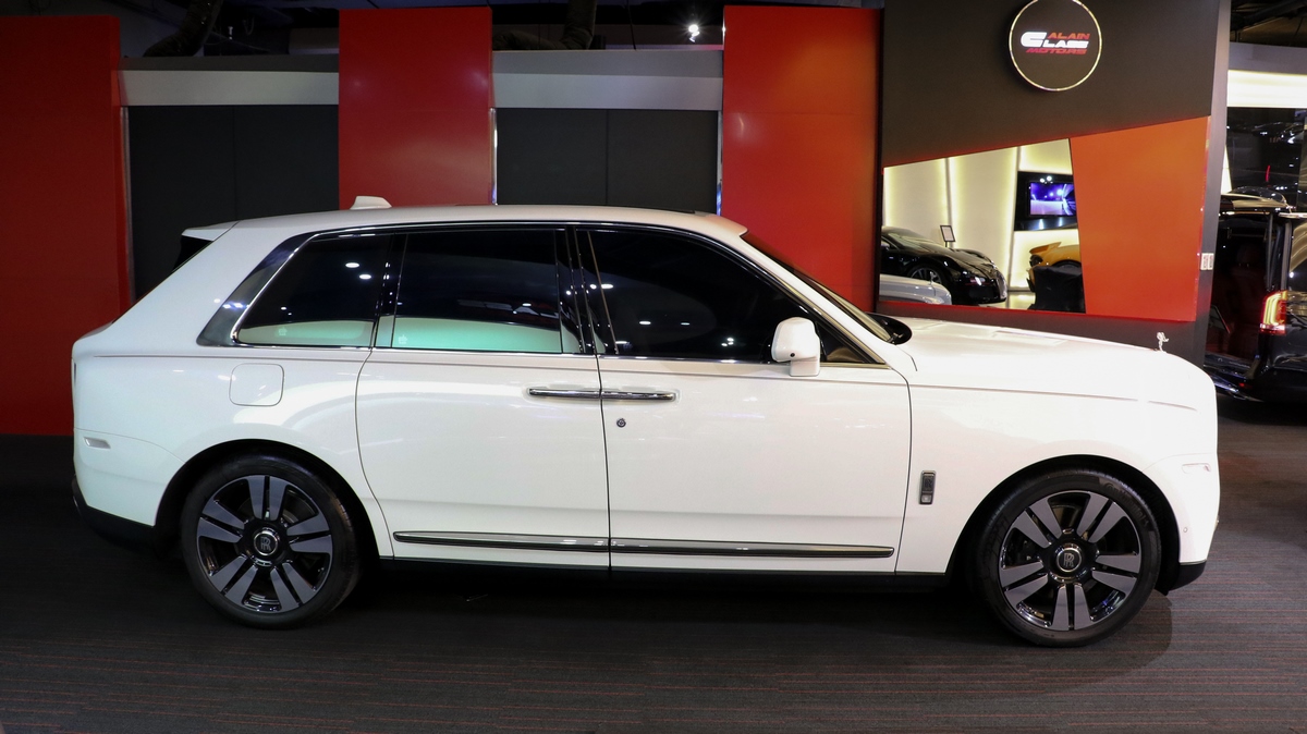 2019 Rolls Royce Cullinan, 2/19