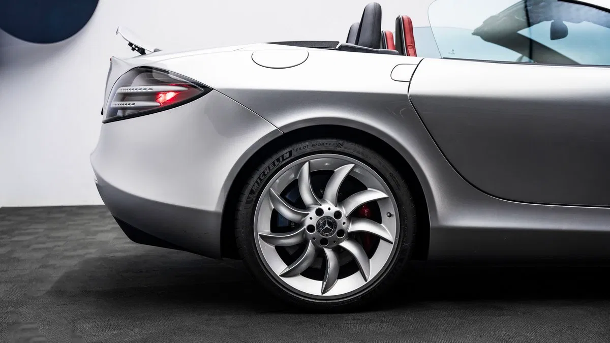 2007 Mercedes-Benz SLR McLaren Roadster for sale, exterior, Crystal Laurit Silver