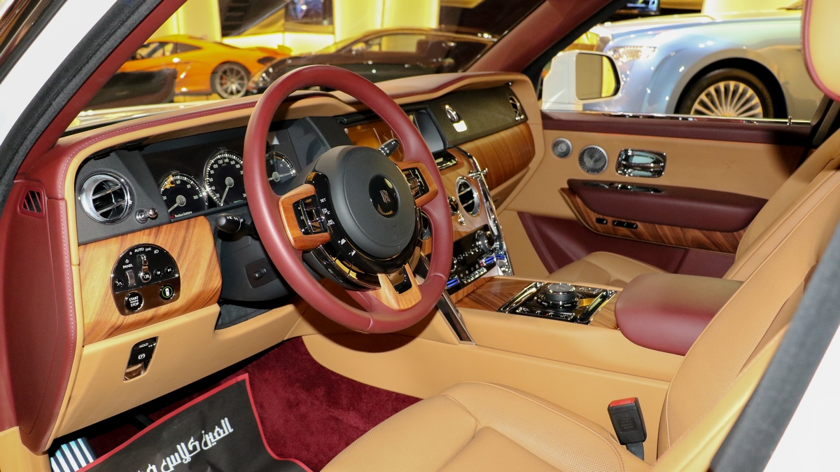 2019 Rolls Royce Cullinan, 3/19