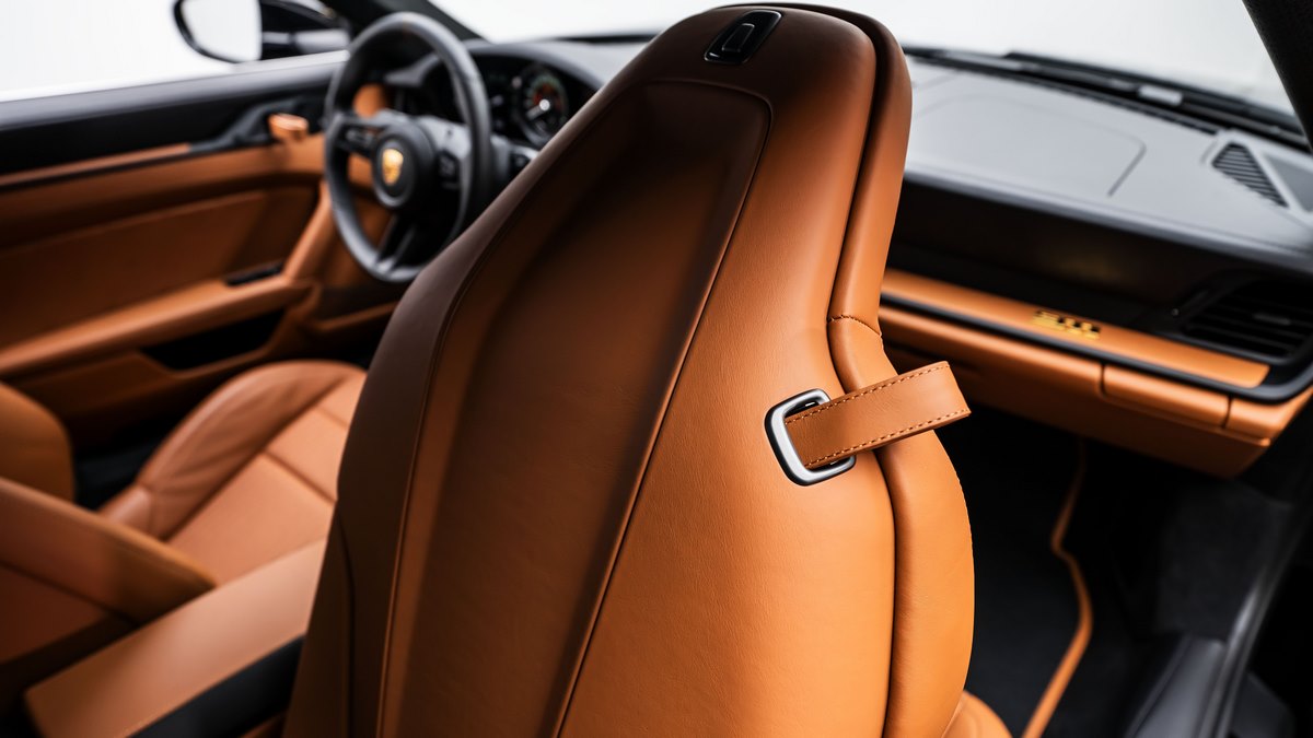 2024 Porsche 911 S/T Heritage 1, 6/20