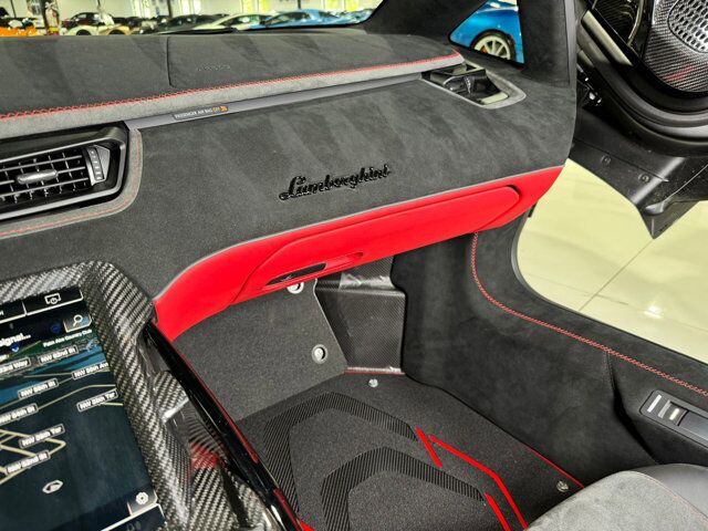 2021 Lamborghini Sian Roadster, 35/40