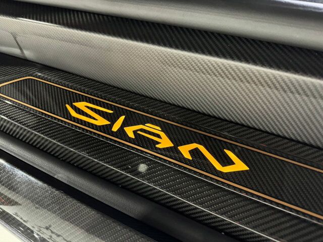 2021 Lamborghini Sian Roadster, 39/40