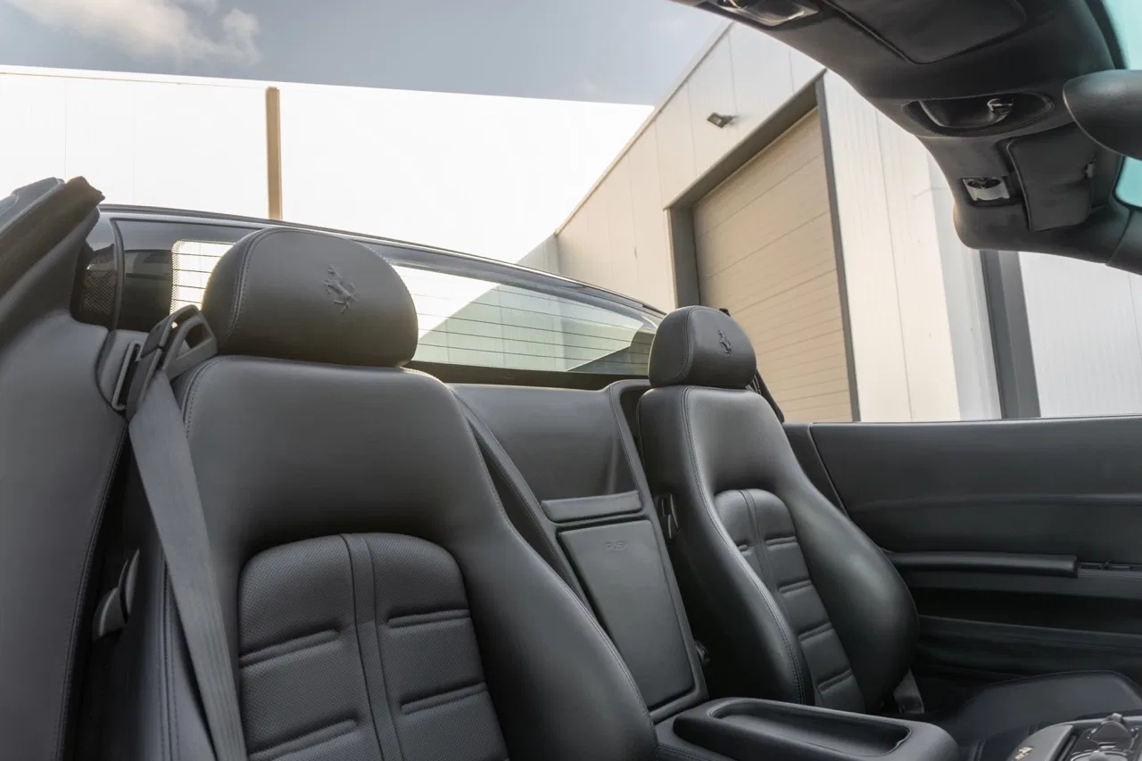 2006 Ferrari 575 Superamerica interior, seats, Black