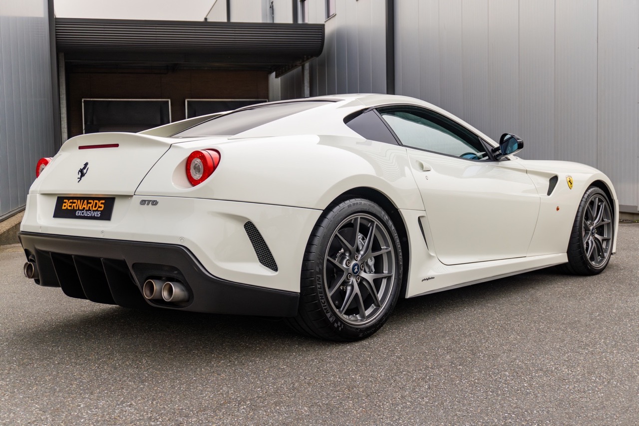 2011 Ferrari 599 GTO, 11/20