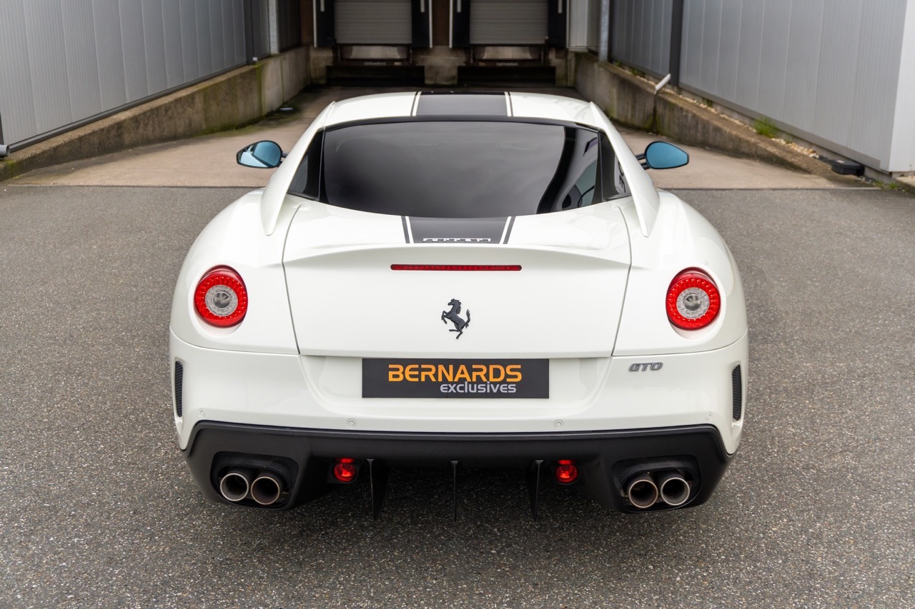 2011 Ferrari 599 GTO, 17/20