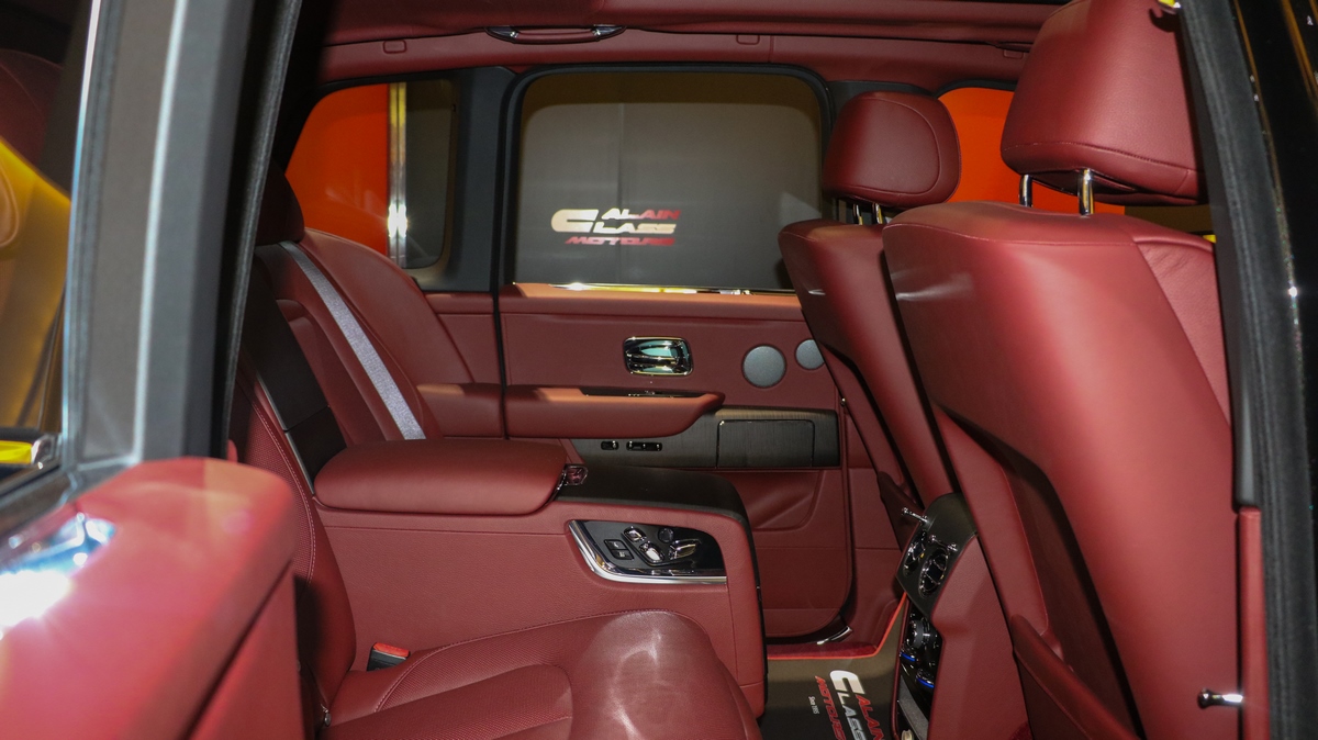 2019 Rolls Royce Cullinan, 2/17
