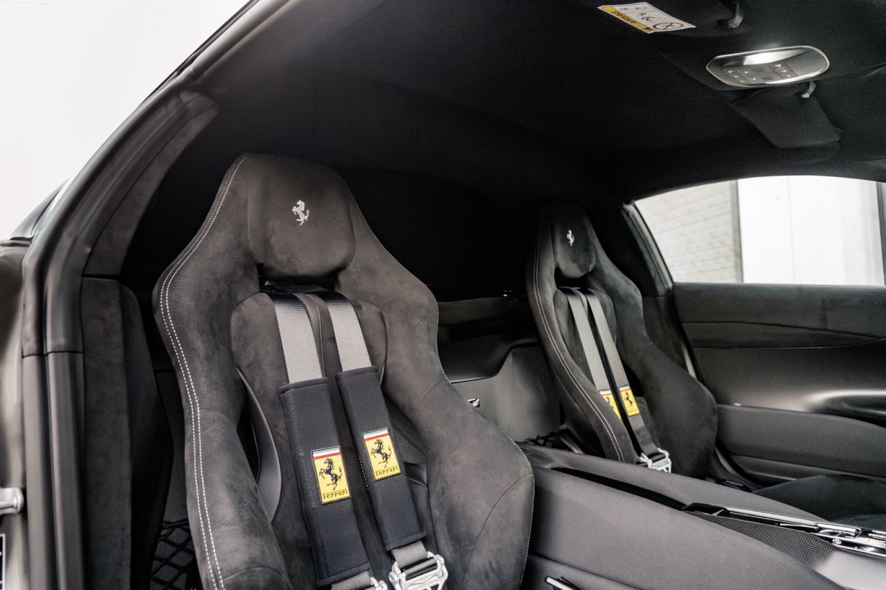 2023 Ferrari 812 Competizione, 10/20