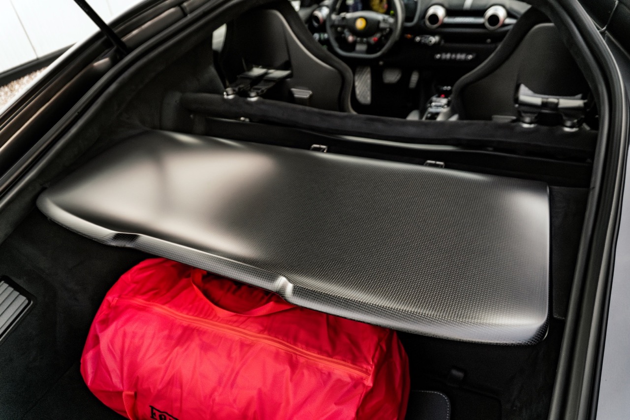 2023 Ferrari 812 Competizione, 15/20