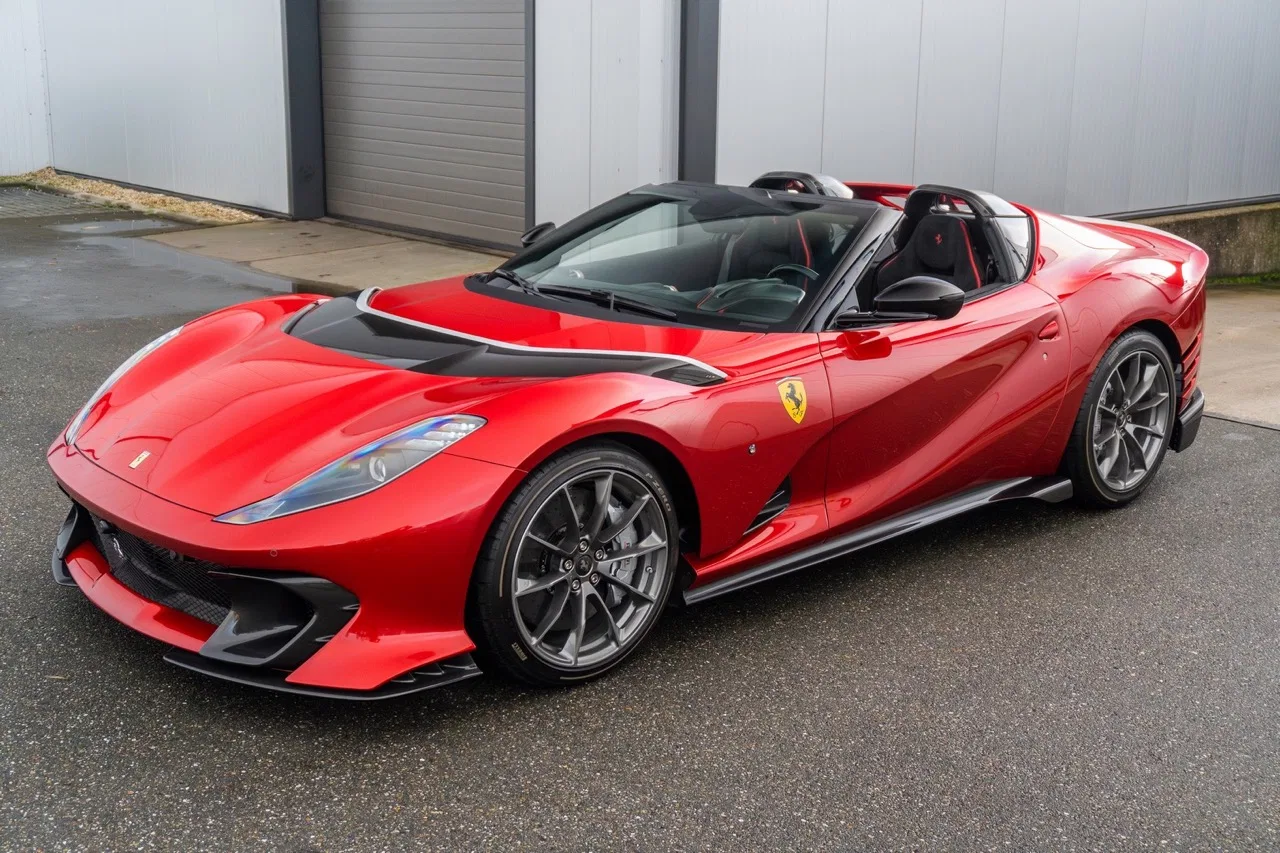 2024 Ferrari 812 Competizione Aperta