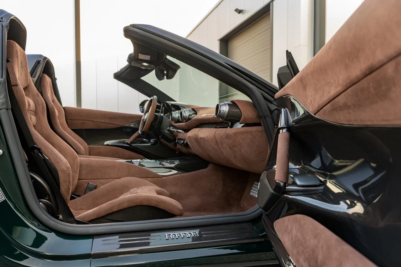 2023 Ferrari 812 Competizione Aperta interior, Iroko Alcantara
