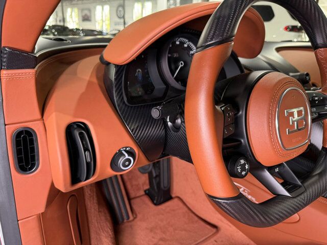 2023 Bugatti Chiron Super Sport, 10/16