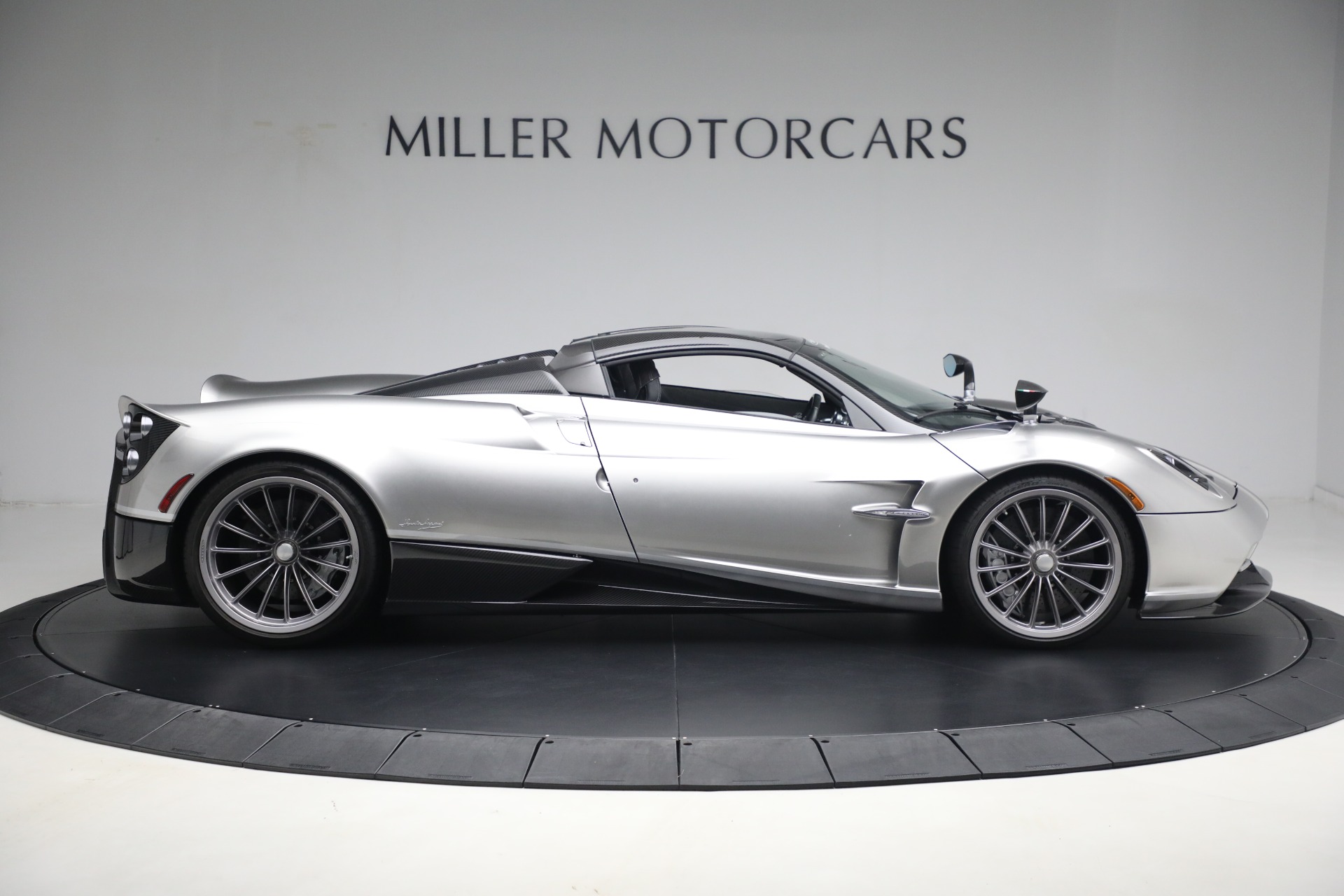 2017 Pagani Huayra Roadster, 2/20