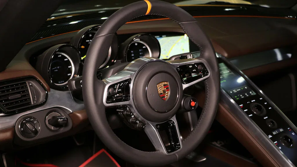 2015 Porsche 918 Spyder interior, Brown