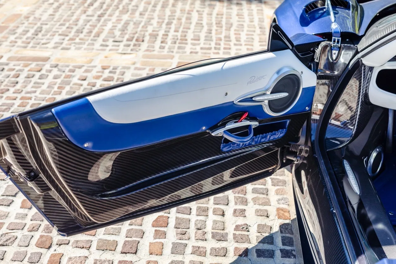 2017 Pagani Huayra Roadster, detail