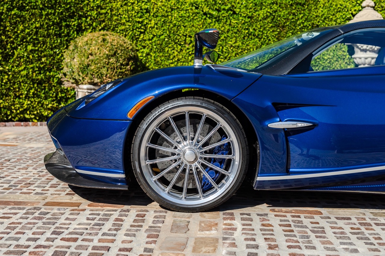 2017 Pagani Huayra Roadster, 17/20