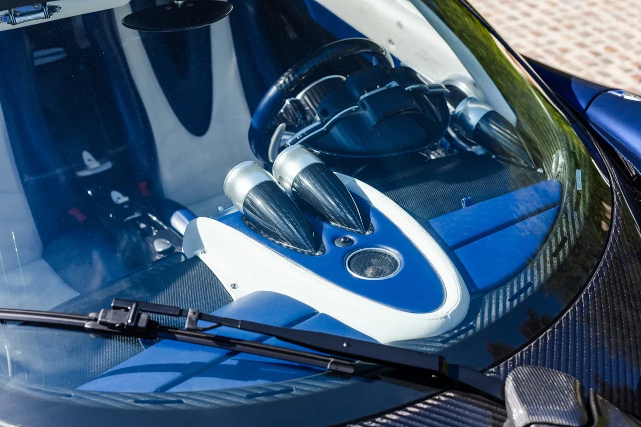 2017 Pagani Huayra Roadster, detail