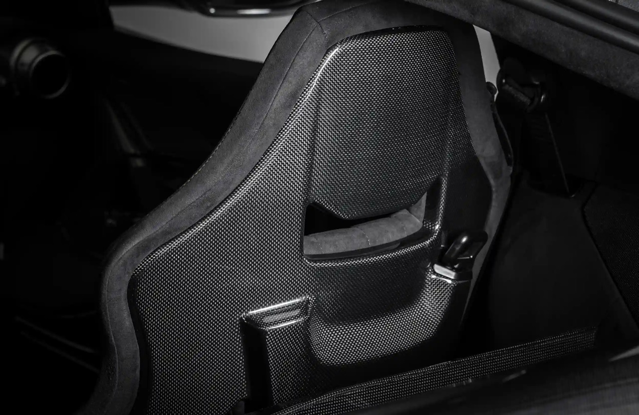 2023 Ferrari 812 Competizione, 38/66