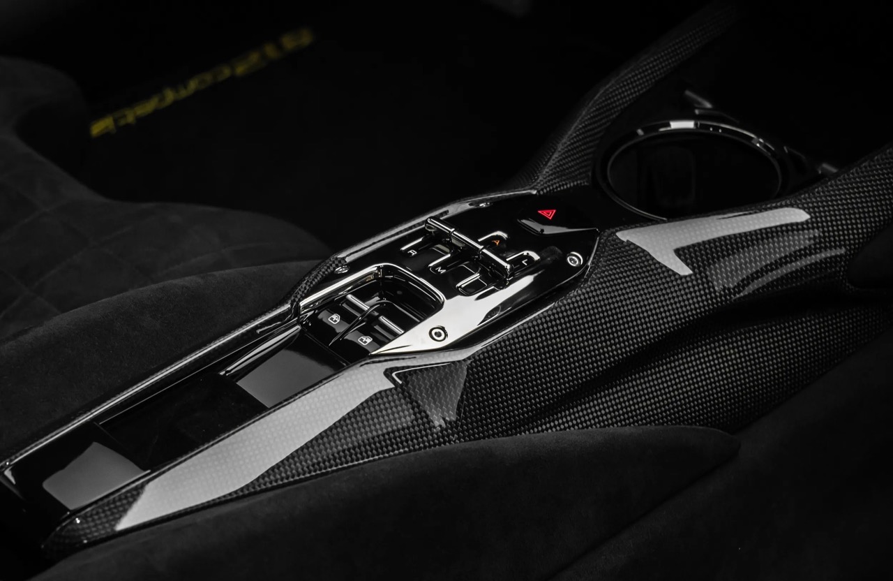 2023 Ferrari 812 Competizione, 39/66