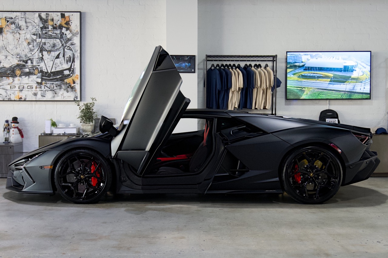 2024 Lamborghini Revuelto, 2/11