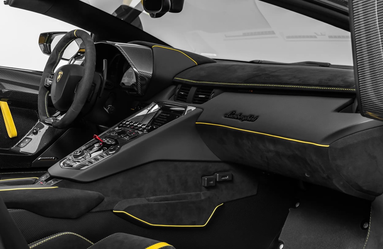 2020 Lamborghini Aventador SVJ Roadster, 6/20