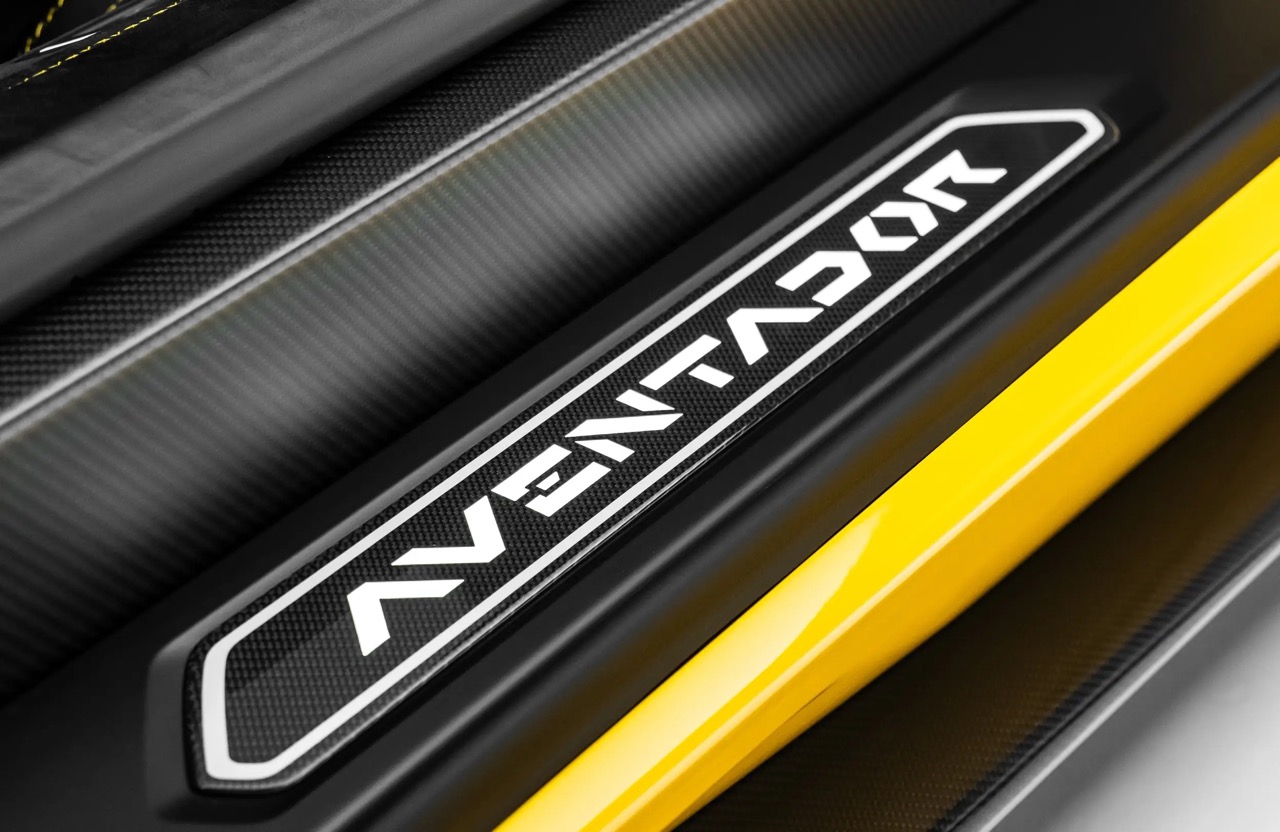 2020 Lamborghini Aventador SVJ Roadster, 10/20