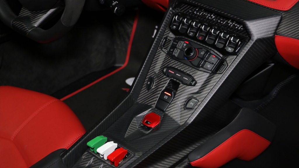 2014 Lamborghini Veneno Roadster – 1 of 9, 15/24