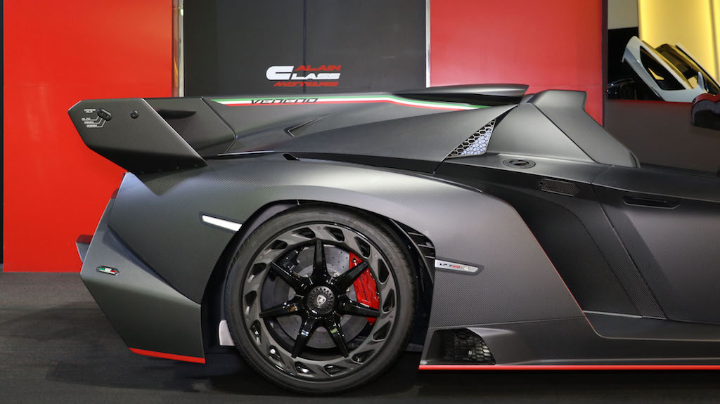 2014 Lamborghini Veneno Roadster – 1 of 9, 17/24