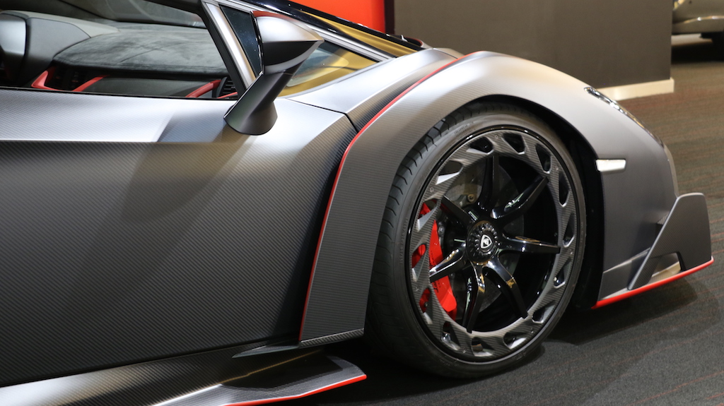 2014 Lamborghini Veneno Roadster – 1 of 9, 19/24